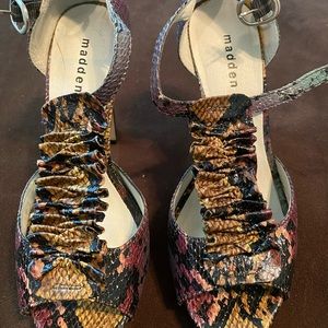 Steve Madden Black Multi-Color Pumps